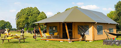 Huurtent.nl - 550&nbsp;Aanbod 2021 Luxe glamptenten met sanitair flink uitgebreid in Nederland, luxe kamperen in de lift