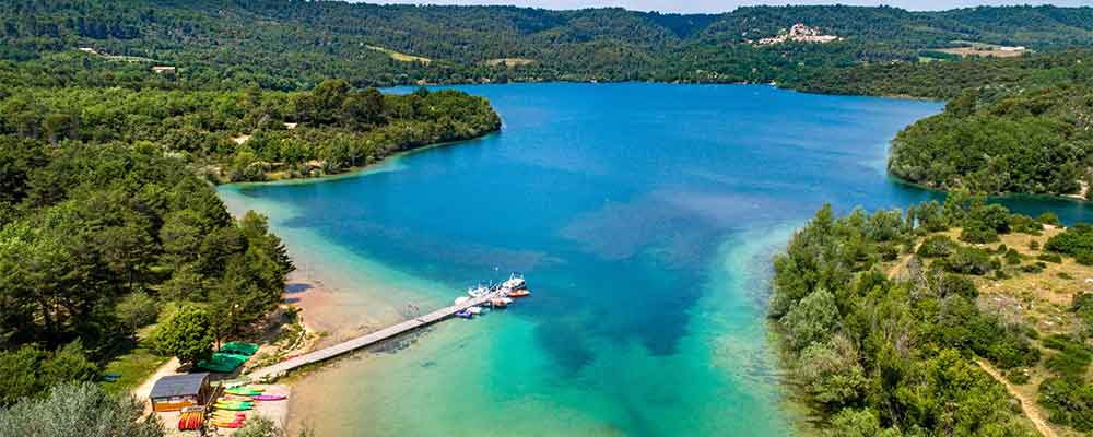 Volop watersportmogelijkheden vanaf camping la Farigoulette Camping La Farigoulette in het merengebied bij de Verdon