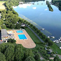 Camping De Thoissey in regio Rhône-Alpes, Frankrijk