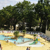 Camping Le Château Du Petit Bois in regio Pays de la Loire / Vendée, Frankrijk