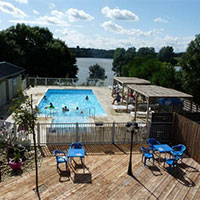 Camping Les Coteaux du Lac in regio Centre-Val de Loire, Frankrijk