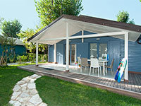Chalet DeLuxe Dog