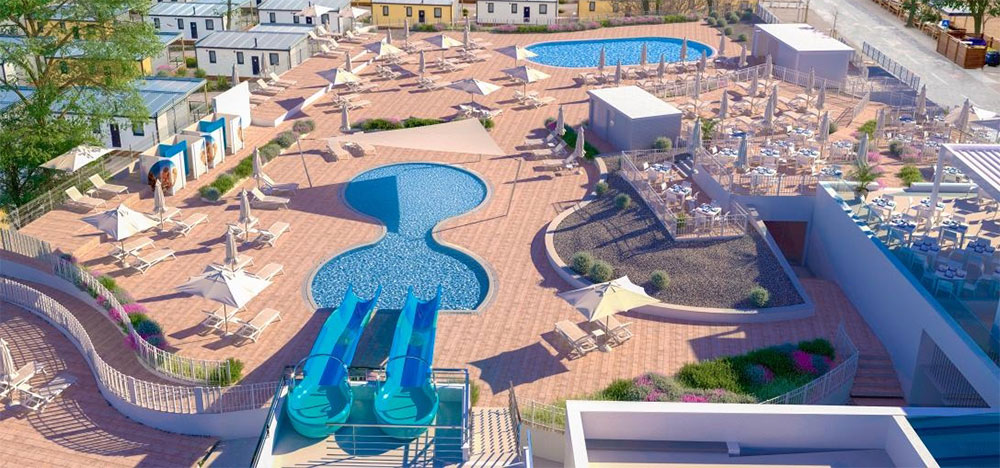 Nieuw zwembad met glijbanen