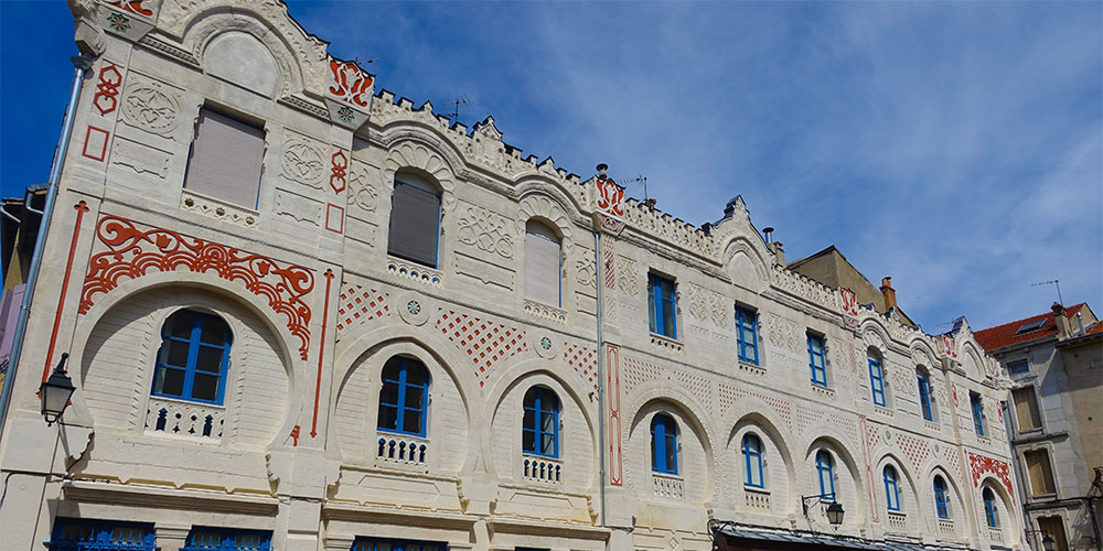 Maison Mauresque met Oosterse invloeden en Middeleeuwse elementen