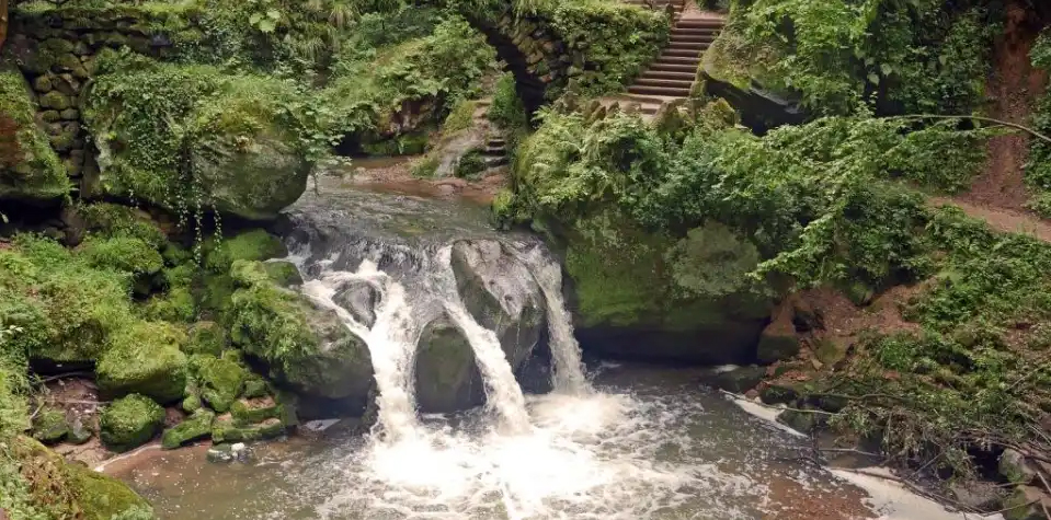 Waterval Mullerthal, De Schiessentumpel