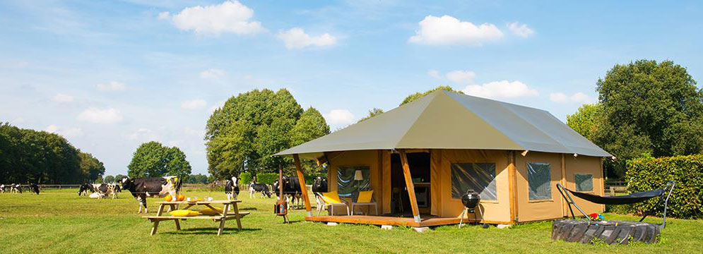Logeren op een boerderij in een Barntent met sanitair