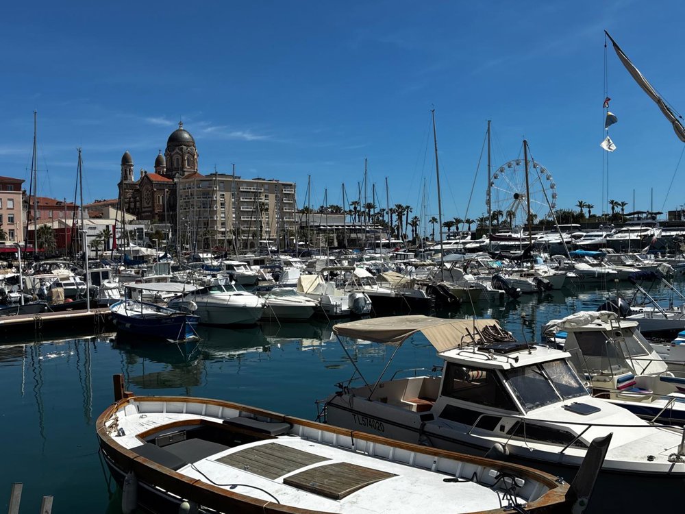 Haven Saint-Raphael en de boulevard