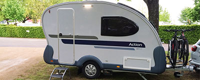 Wat doen al die caravans in de straat?