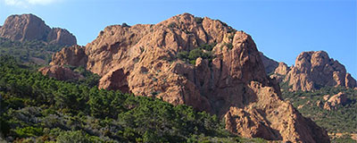 Ontdek de rode rotsen van het Massief de l’Esterel via de Corniche d’Or
