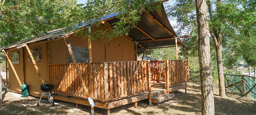 Diverse glamping accommodaties op camping Collaccio, Tendi Lodgetenten