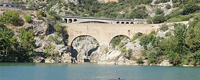 Vakantie in de Languedoc (Occitanie), Saint-Guilhem-le-Désert en de duivelsbrug