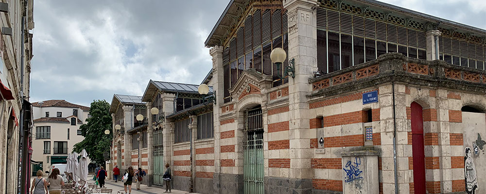 De oude Markthallen van La Rochelle, topplek voor leuke lunch of sfeer proeven