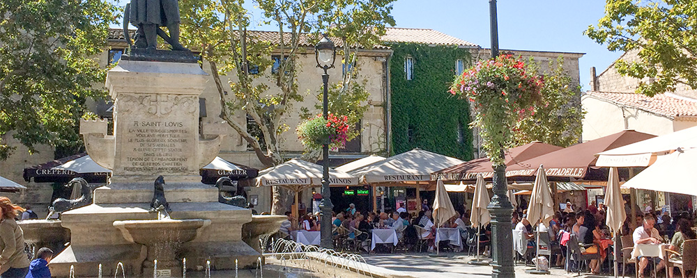 Place Saint-Louis, Aigues Mortes Place Saint-Louis