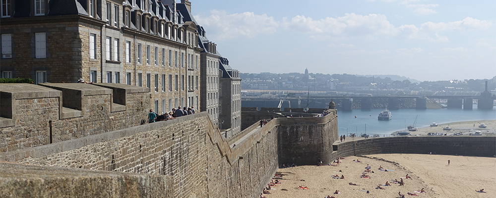 Bezoek zeker de stad Saint Malo