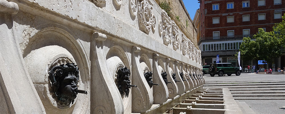 Fontana del Calamo o delle Tredici Cannelle (13 tuitjes) Fontana del Calamo o delle Tredici Cannelle (13 tuitjes)