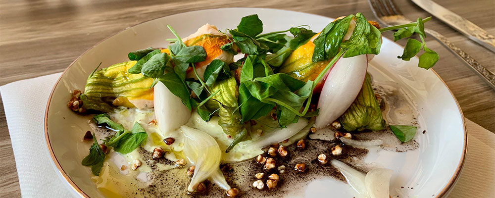 Lunch in de schaduw van de Kathedraal, restaurant Le Petit Peche