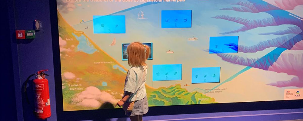 In dit aquarium kun je lekker op de knopjes drukken
