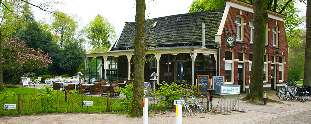 Theehuis Sprakel in het bos