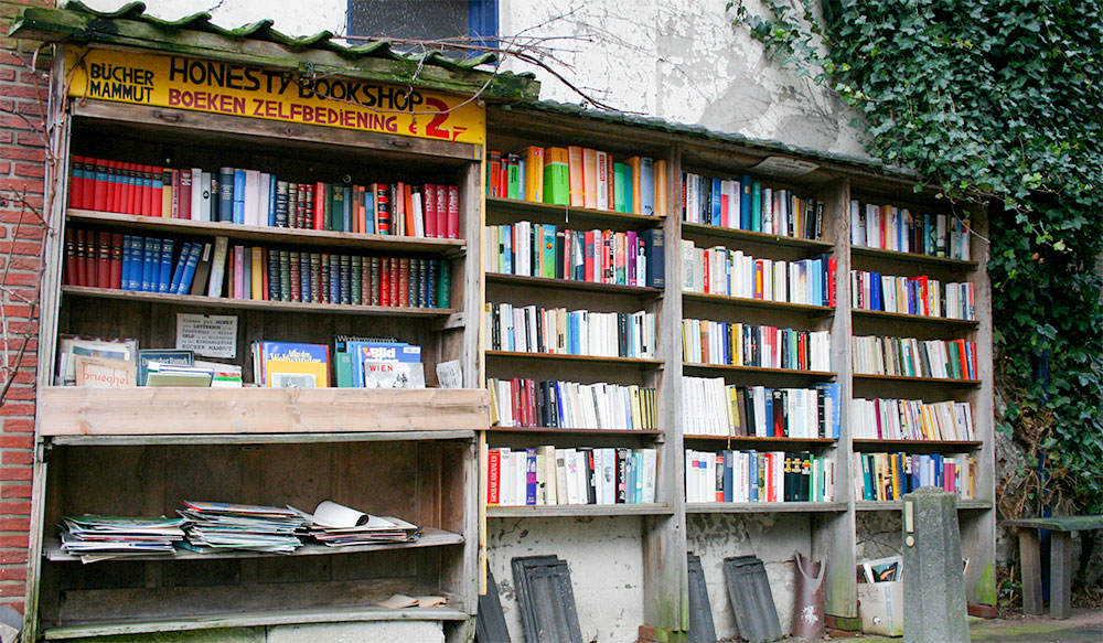 Gevulde boekenkast in Bredevoort