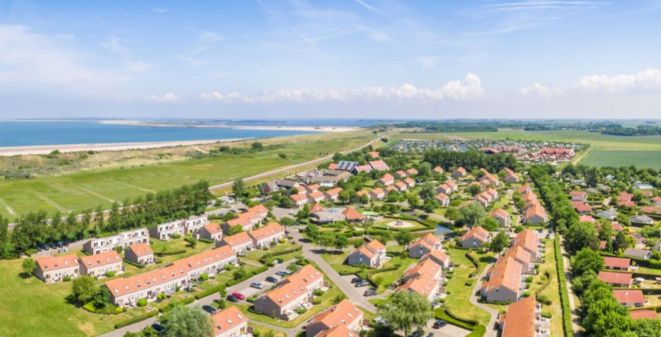 De huisjes op vakantiepark De Soeten Haert in Renesse zijn veelal restyled De huisjes op vakantiepark De Soeten Haert in Renesse zijn veelal restyled