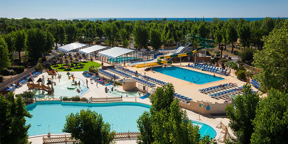 Bungalowtenten kun je ook huren op Domaine de la Yole, comfortabel kamperen