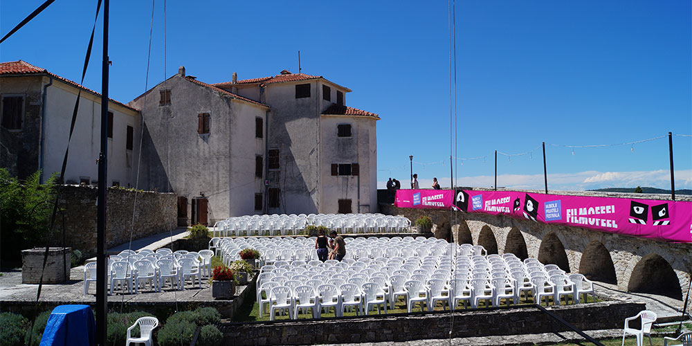Proef de Venetiaanse sfeer en de gezelligheid rond het filmfestival in Motovun Filfestival Motovun