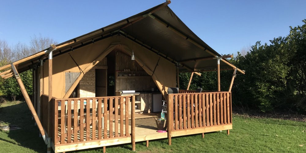 Met je grootouders lekker glampen op camping Borken am See in een Tendi Glamptent Met je grootouders lekker glampen op camping Borken am See in een Tendi Glamptent