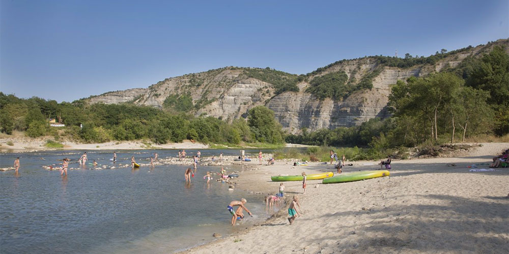 logeren in een lodgetent en afkoelen in de Ardèche