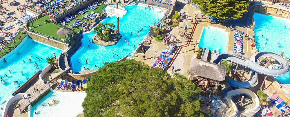 Groot zwembadcomplex op Le Vieux Port, wordt het zwemmen of surfen op zee? Groot zwembadcomplex op Le Vieux Port