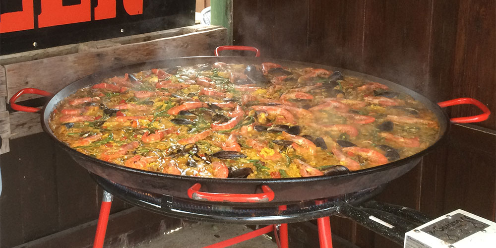 Paella in de pan, dat wordt genieten Paella in de pan, dat wordt genieten