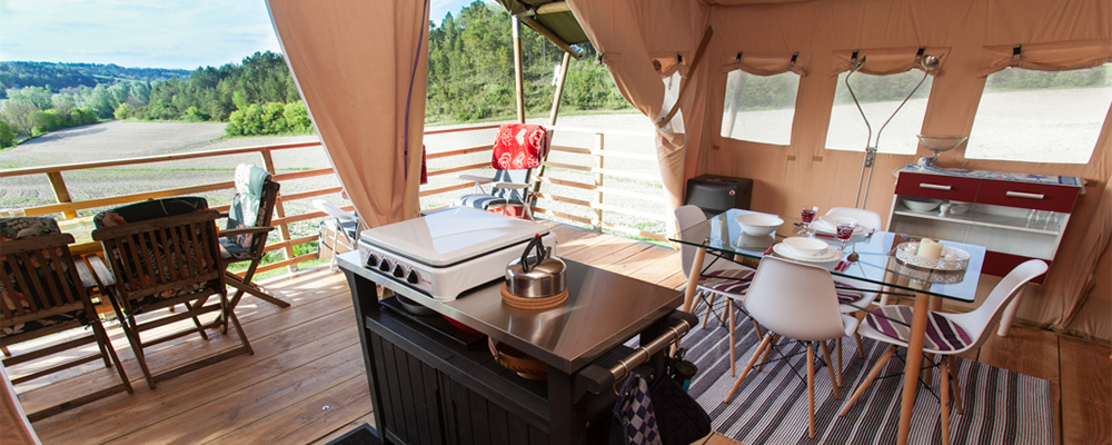 Glamping La Rose uitzicht vanuit safaritent