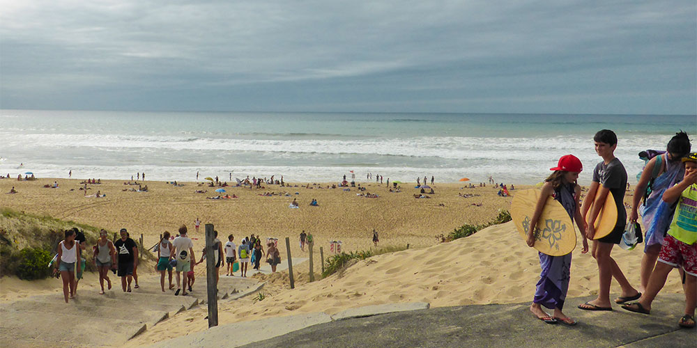 surfen, kitesurfen, de zee daagt je uit surfen, kitesurfen