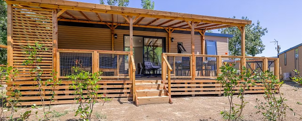 De Ultimate Plus van Eurocamp vind je op diverse campings in Europa, vakantie met 8 personen De Ultimate Plus van Eurocamp vind je op diverse campings in Europa, vakantie met 8 personen