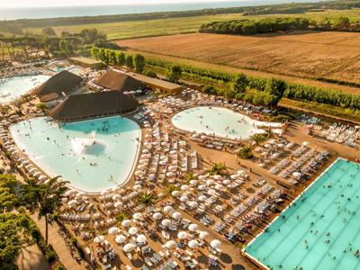 hu Park Albatros village