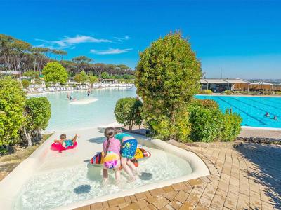 Thumbnail 3 van hu Fabulous village