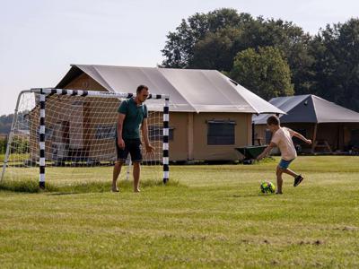 Thumbnail 5 van De Kalverliefde Farmcamps