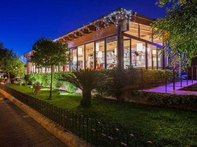 Thumbnail 4 van hu Roma camping in town