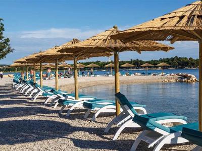 Thumbnail 4 van Puntica