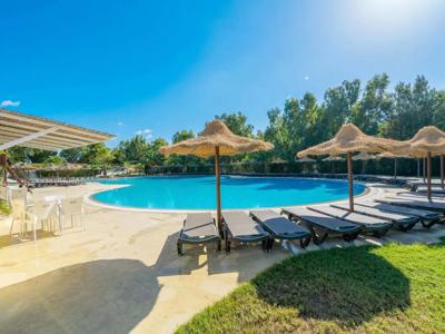 Thumbnail 4 van 4 Mori Family Village