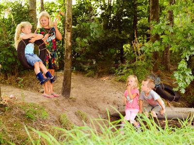 Thumbnail 2 van 't Looveld Farmcamps