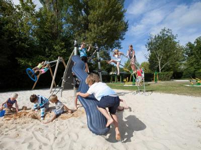 Thumbnail 2 van Brantôme Peyrelevade