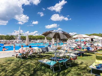 Thumbnail 2 van Marina Julia Family Collection