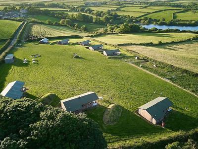 BoerenBed Treganhoe Farm