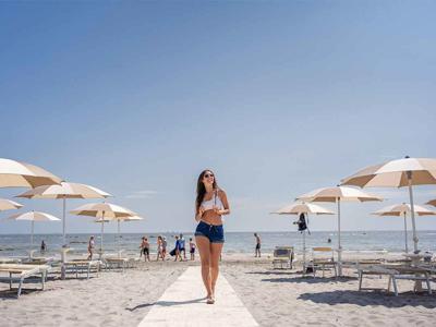 Thumbnail 3 van Adriano Family Village